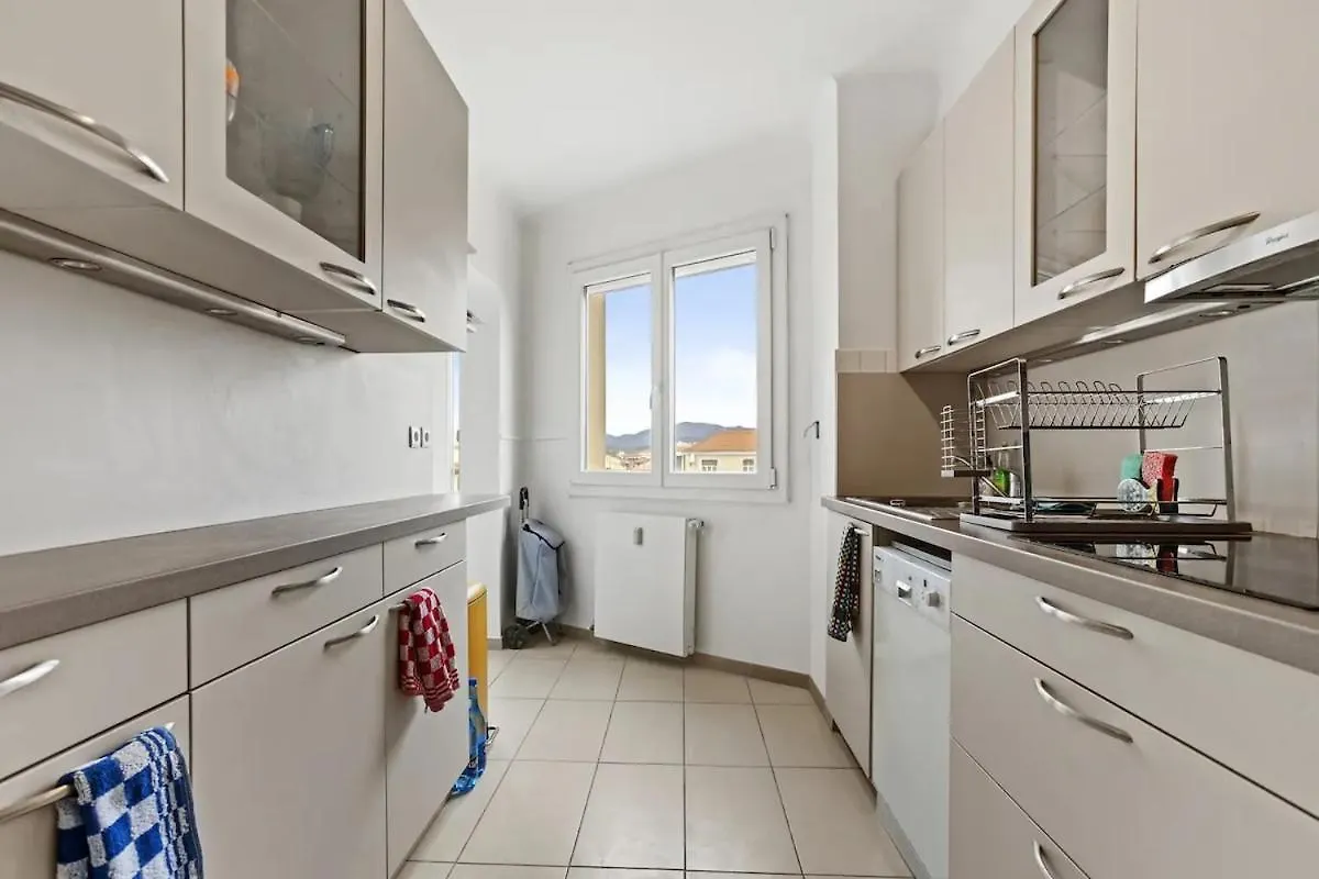 Centre Ville, Parking, 2 Min Gare Saint-Raphael  0*, Saint-Raphael (Var)