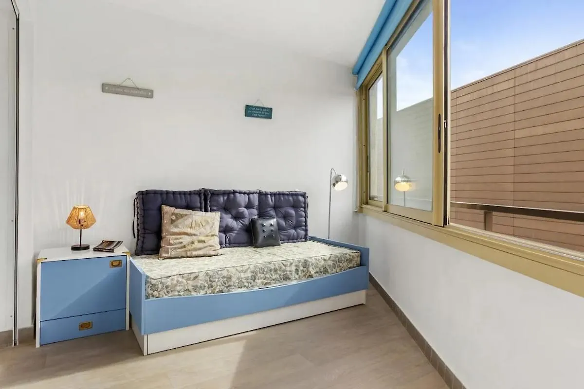 Centre Ville, Parking, 2 Min Gare Saint-Raphael  0*, Saint-Raphael (Var) France
