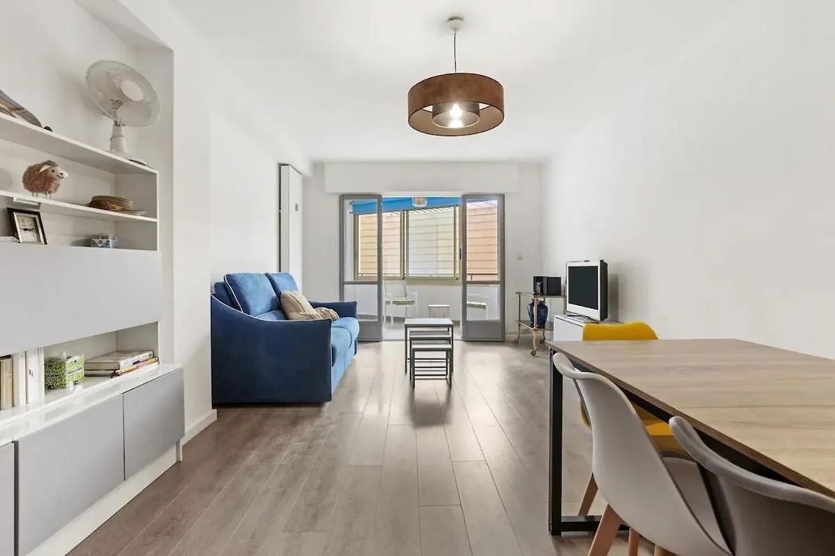 Apartment Centre Ville, Parking, 2 Min Gare Saint-Raphael  France