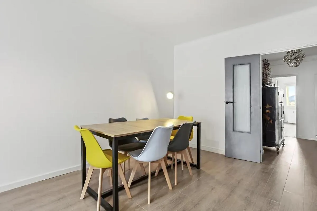 Centre Ville, Parking, 2 Min Gare Saint-Raphael  0*, Saint-Raphael (Var)